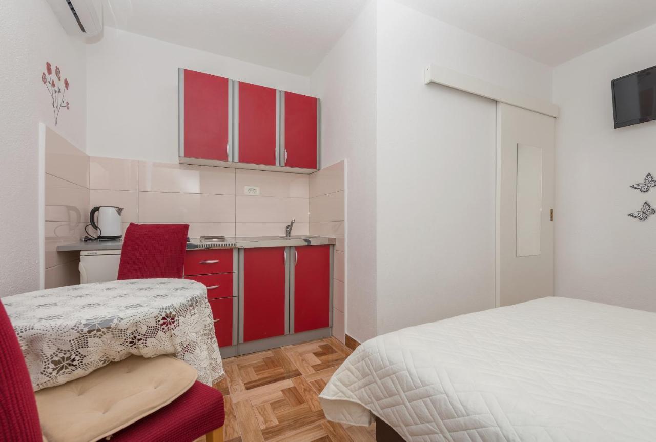 Apartments Dalmato Макарска Экстерьер фото